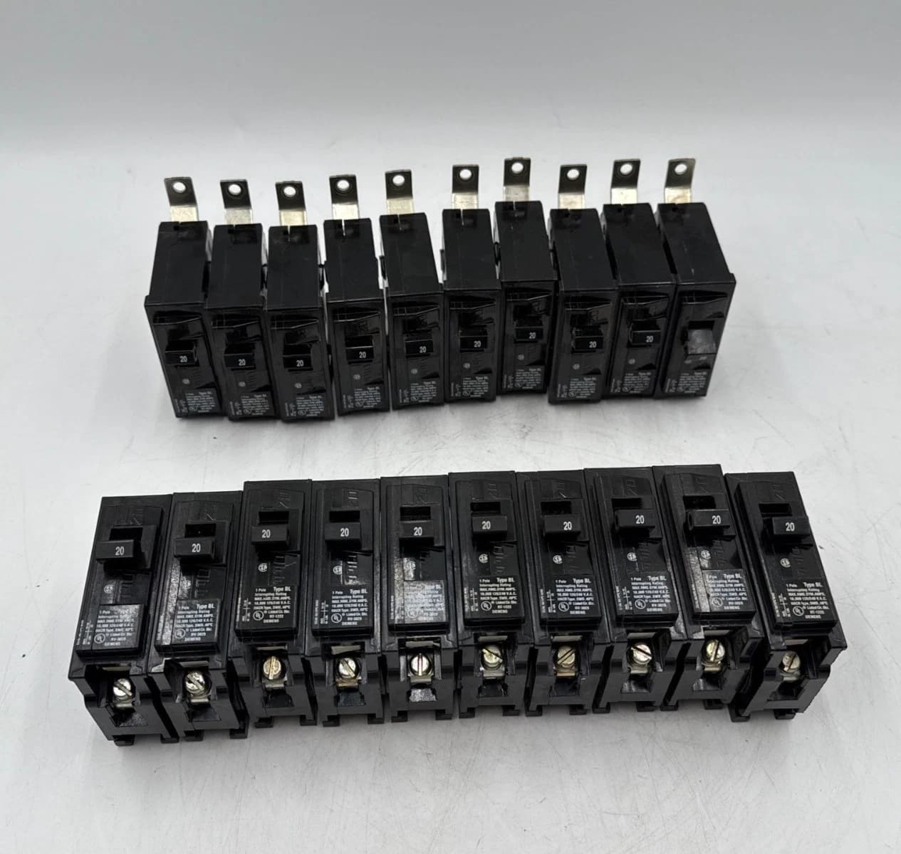 20PC Siemens B120 Circuit Breaker 20A 1P 120/240V 1PH BL 20 Amp 1 Pole 20 Piece