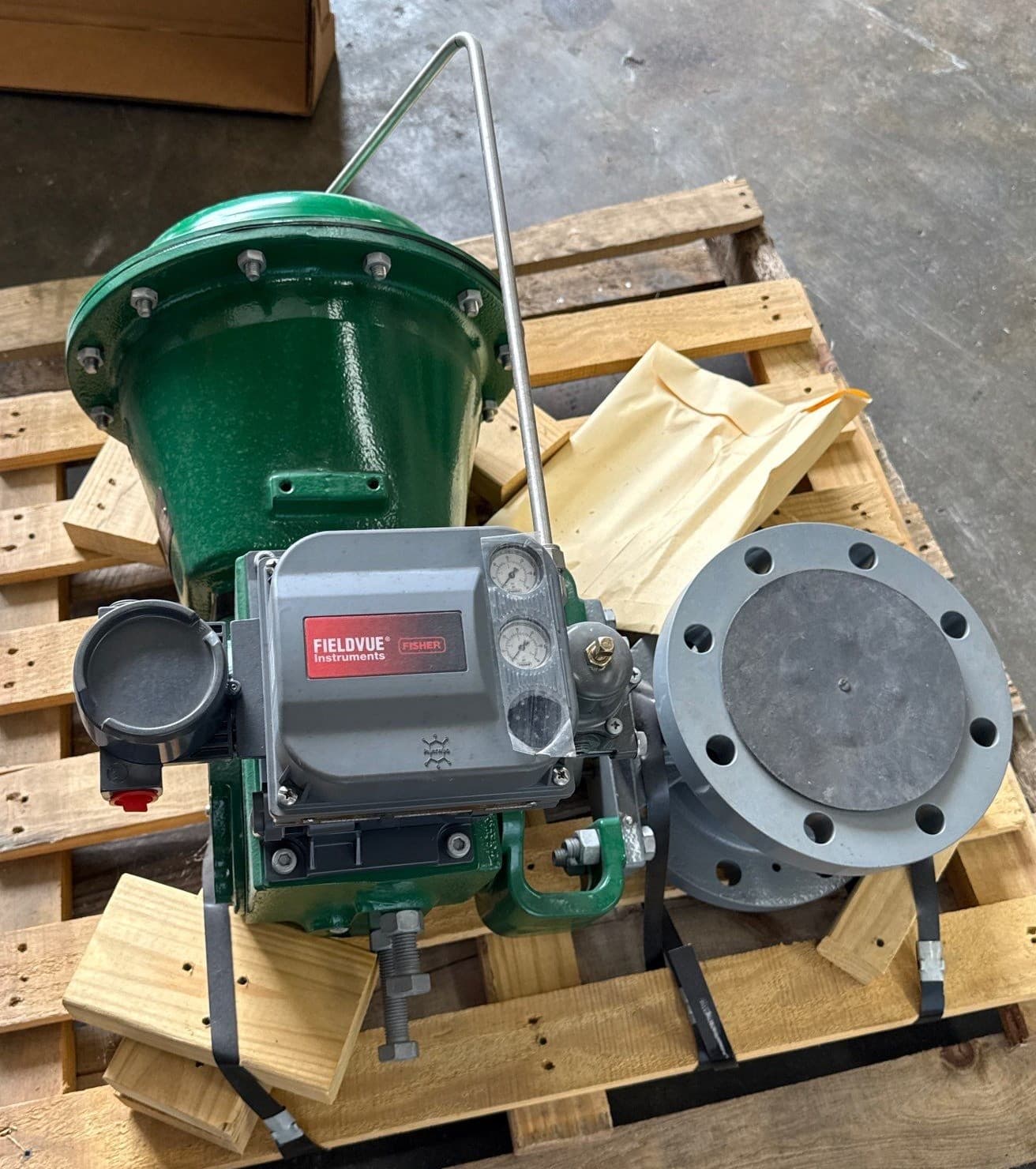 Fisher V150 Vee-Ball Control Valve 4in Actuator 2052 Size 2 Fieldvue – image 1