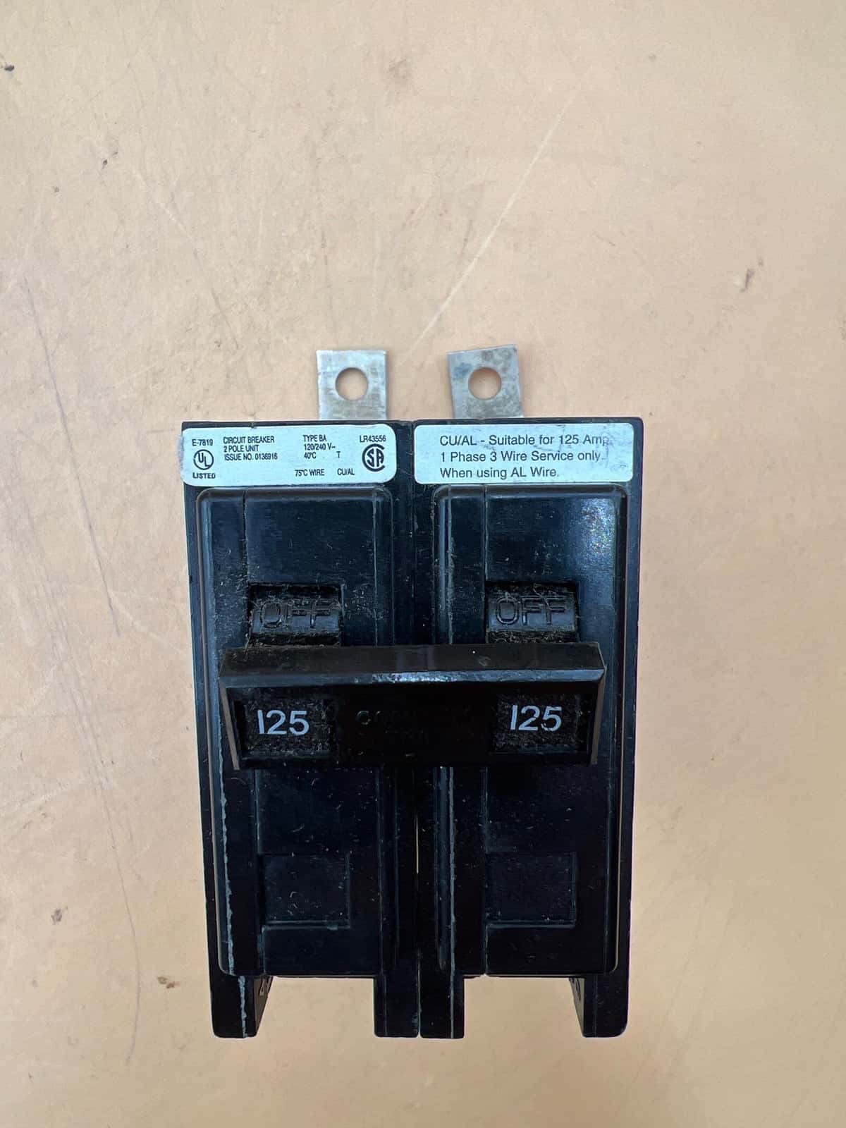 Cutler-Hammer BAB2125 Circuit Breaker — image 1 of 6