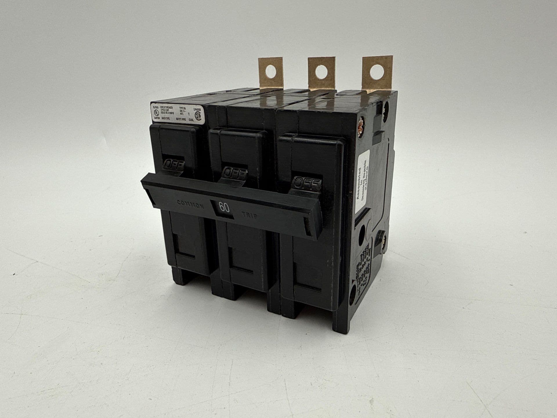 Eaton BAB3060H Circuit Breaker 60A 3P 240V BAB 60 Amp 3 Pole Bolt On 3PH BA360 – image 1