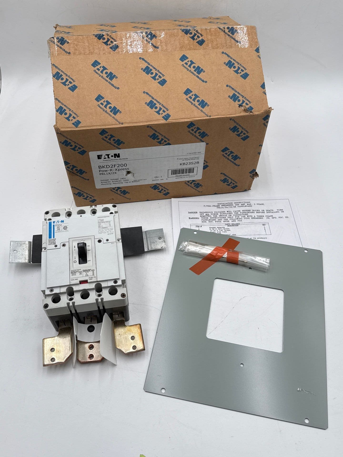 Eaton BKD2F200 PDD2XF Convertible 3-Pole 200A Main Circuit Breaker Kit 35kA 240V