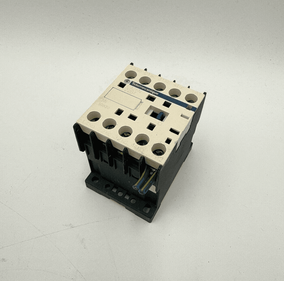 Telemecanique CA2KN22B7 Contactor — image 1 of 7