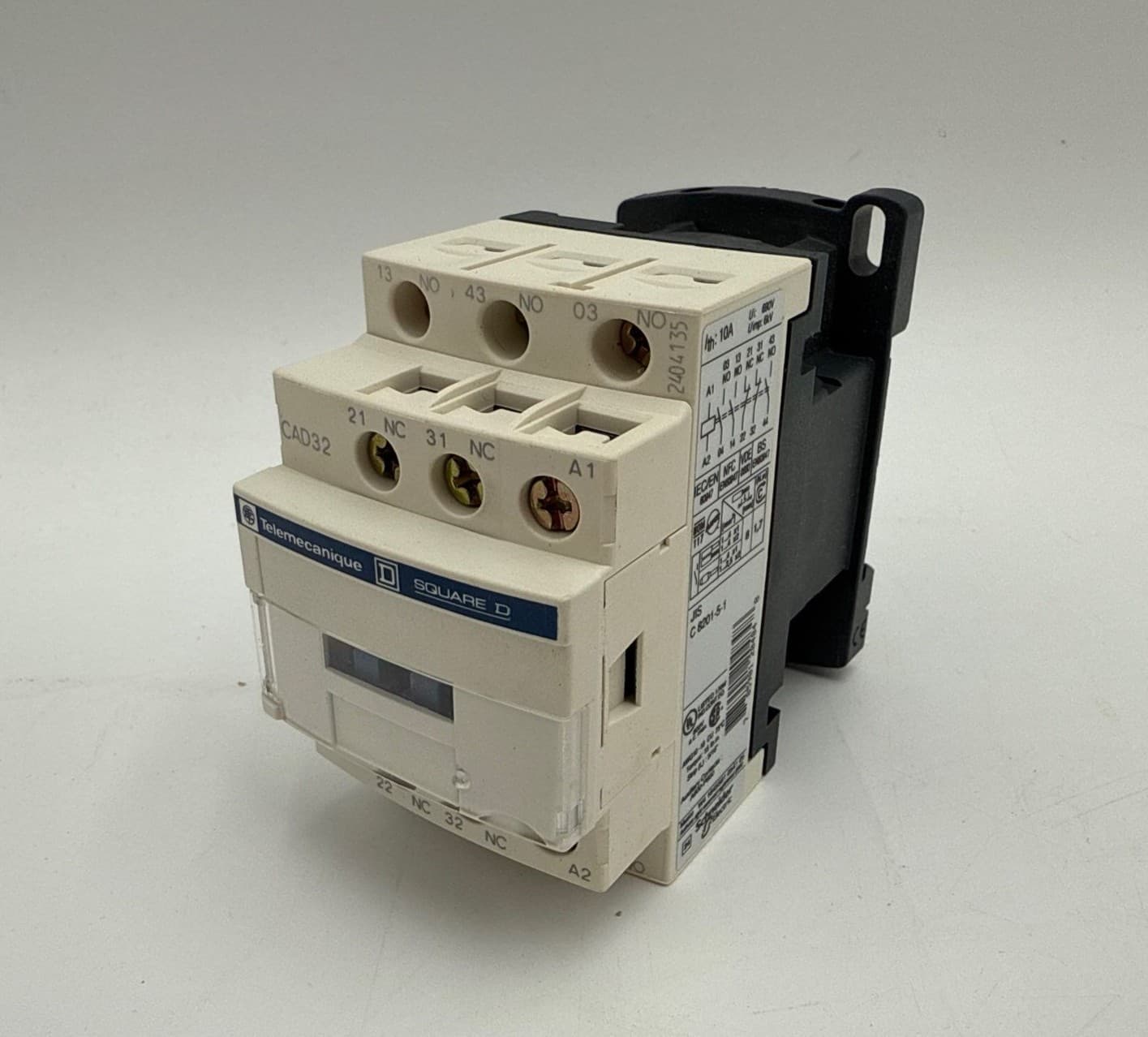 Telemecanique CAD32G7 Control Relay Auxiliary Contactor Coil 120V 50/60Hz