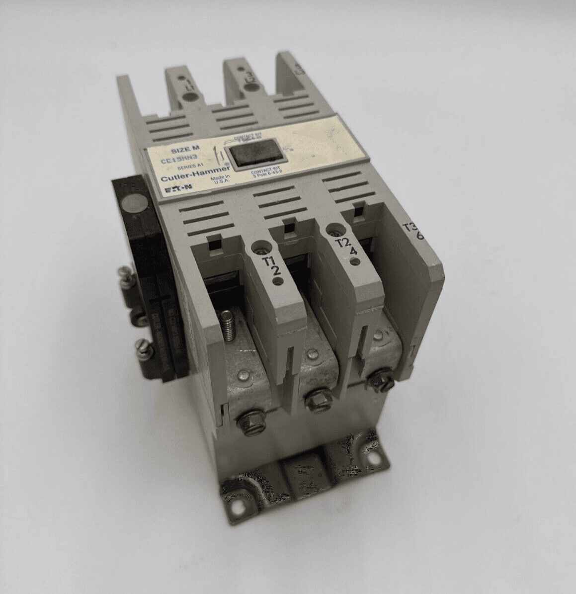 Eaton CE15MN3 Contactor — image 1 of 10