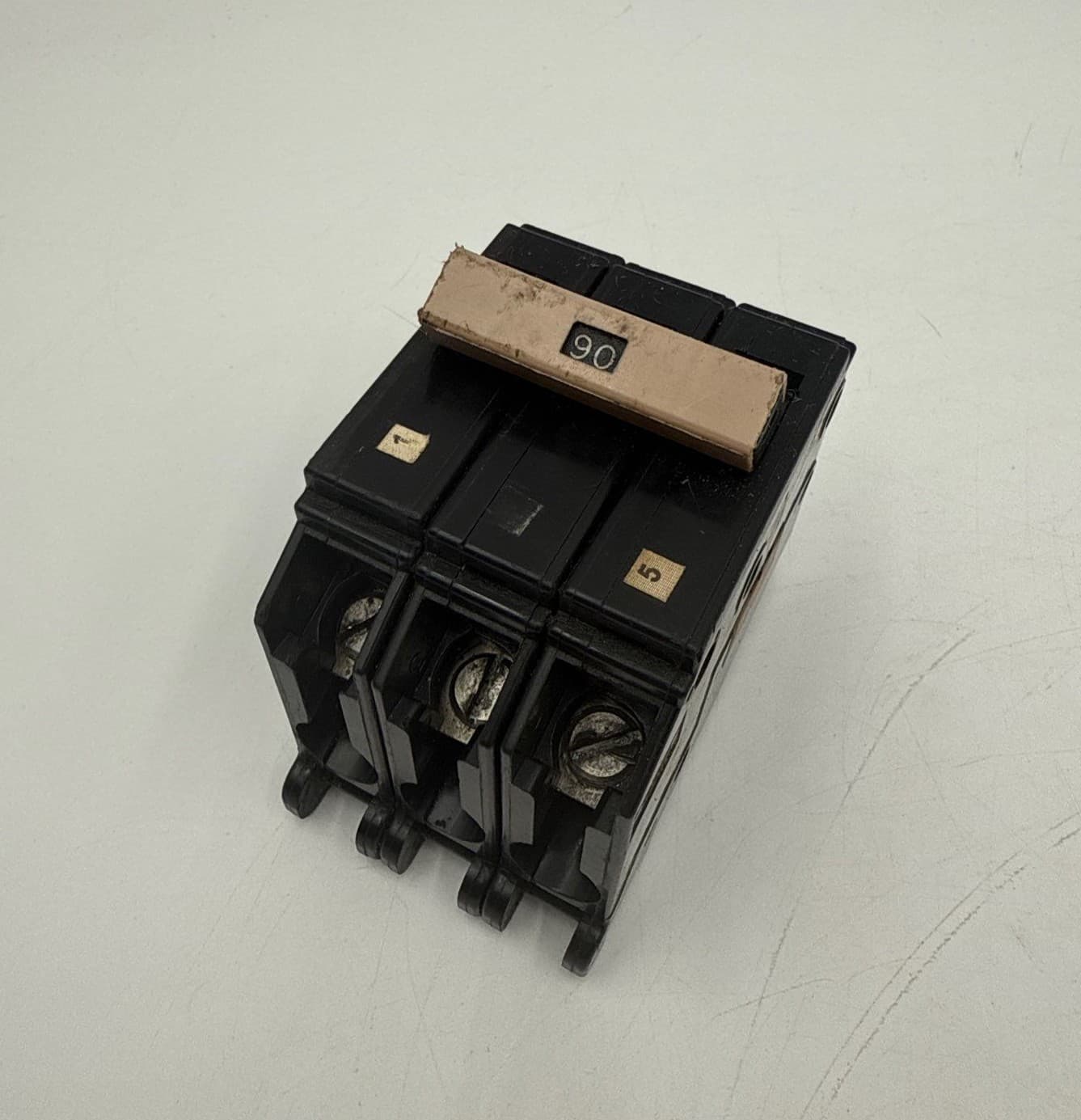 Cutler Hammer CH390 Circuit Breaker 90A 3P 240V CH 90 Amp 3 Pole Plug On – image 1