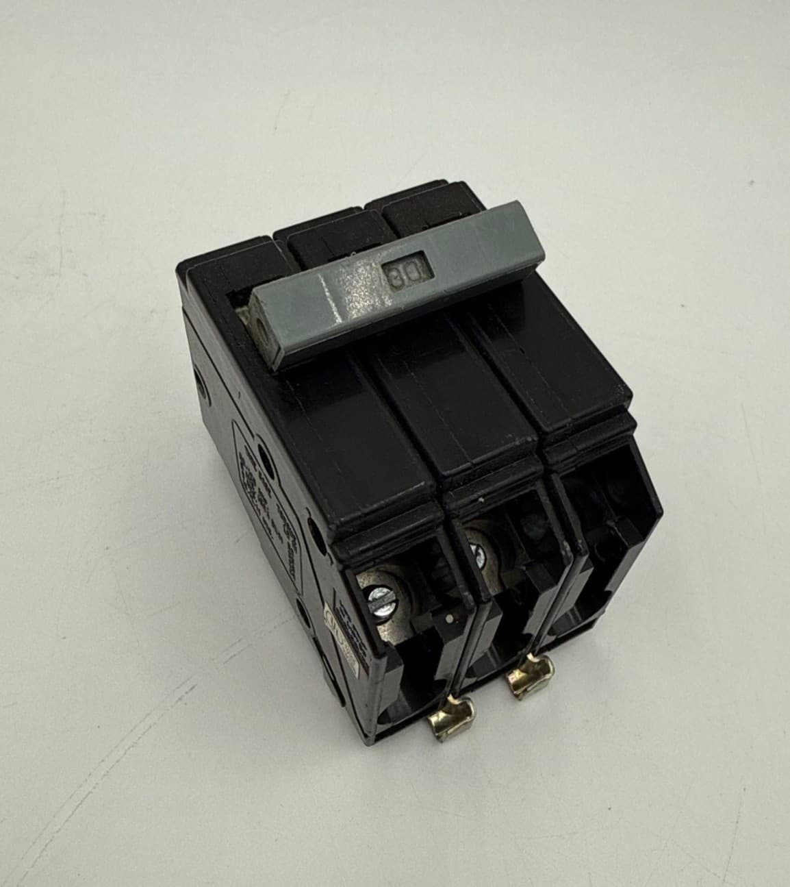 Cutler Hammer CHB330 Circuit Breaker 30A 3P 240V CHB 30 Amp 3 Pole Bolt On – image 1