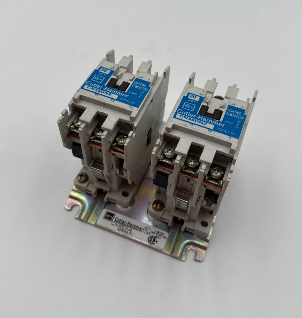Cutler Hammer CN35DN4 Lighting Contactor 30A 4P 600V Coil 277V CN35DN2 – image 1
