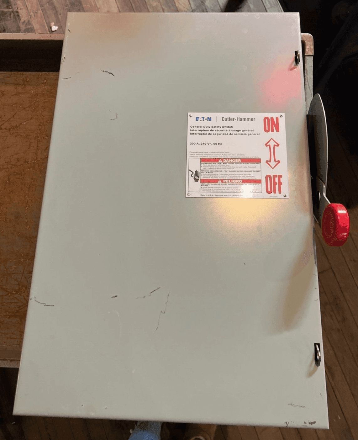 Eaton DG324NGK Disconnect — image 1 of 8