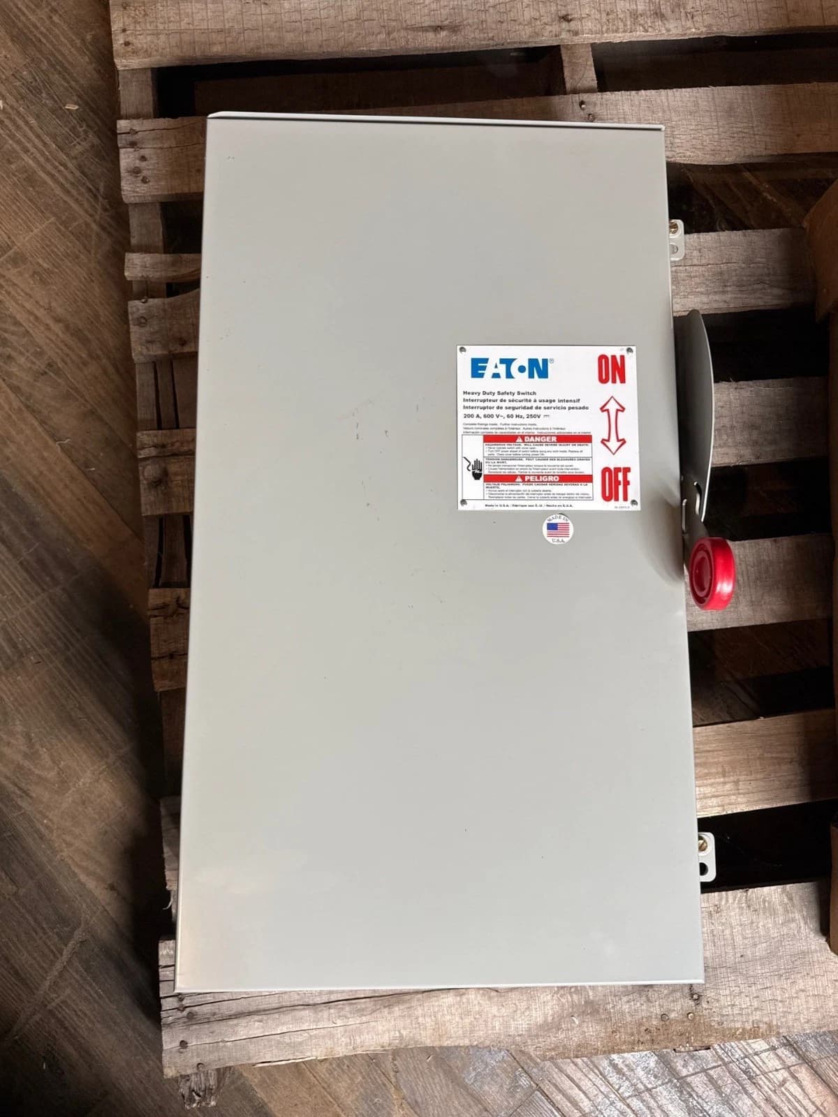 Eaton DH364URK Safety Disconnect Switch 200A 3P 600V 3R Outdoor 200 Amp New – image 1