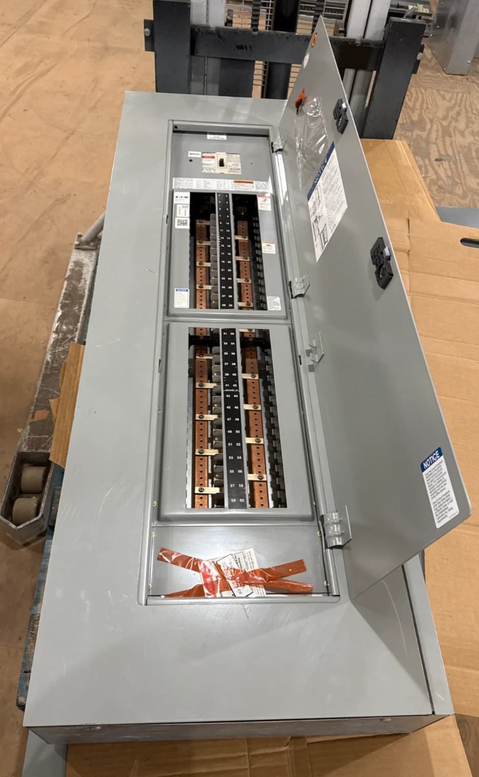 Eaton PRL1A Panelboard 225A 208/120V 3PH 4W MCB Panel 225 Amp 60Cir EDB3225BP10 – image 1