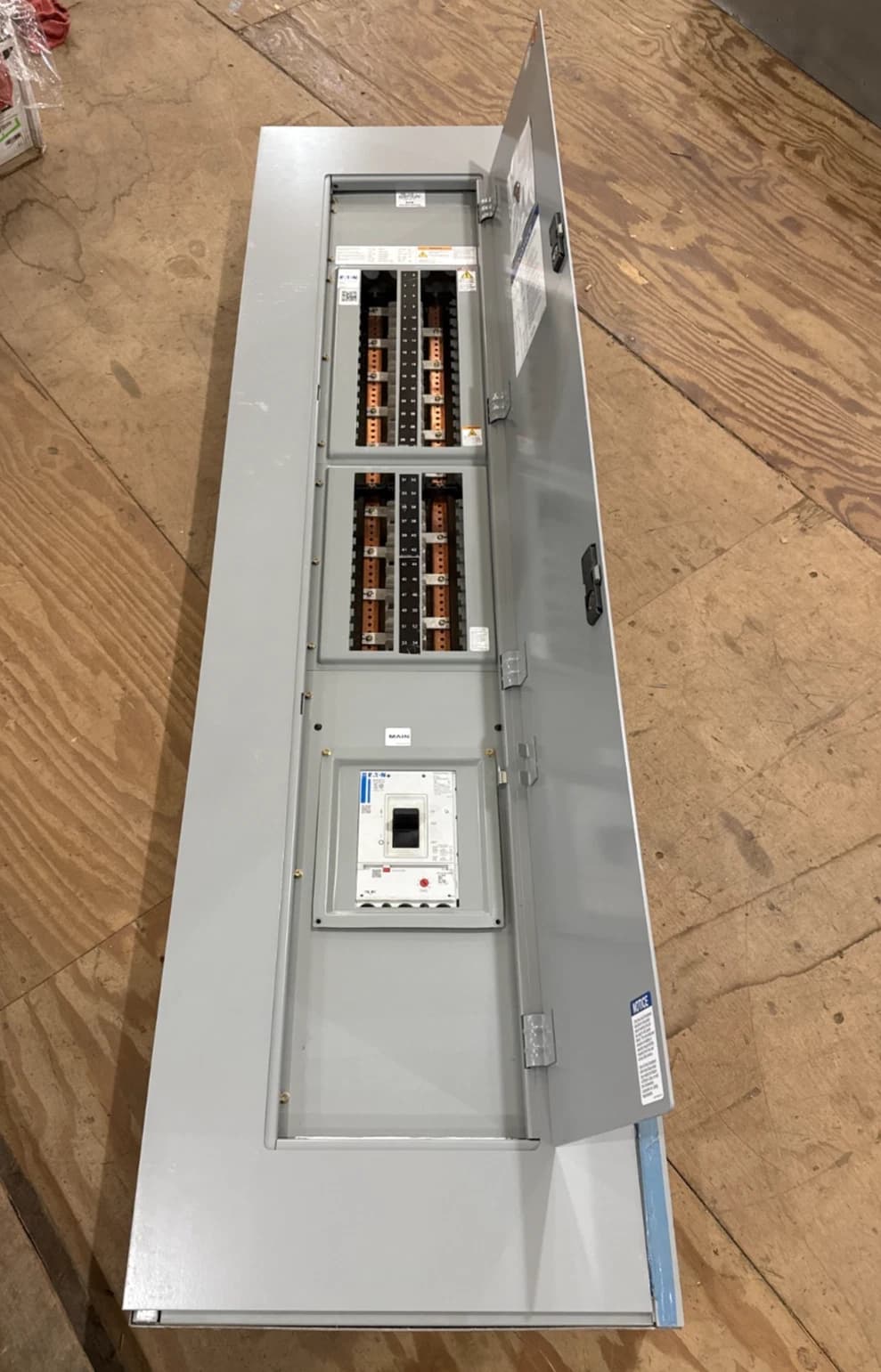 Eaton PRL1X Panelboard 250A 208/120V 3PH 4W 250 Amp Panel MCB 54 Cir PDD33G0250 – image 1