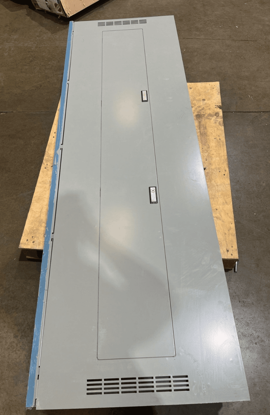 Eaton PRL3A Panelboard 800A 208/120V 3PH 4W MLO Panel 800 Amp 42Cir EZB2890R New – image 1