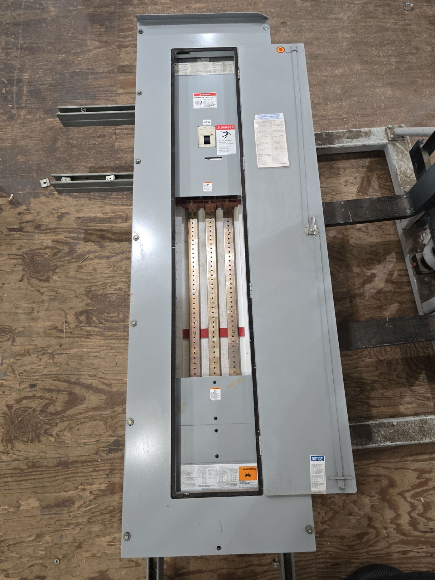 Eaton PRL3A Panel — image 1 of 9