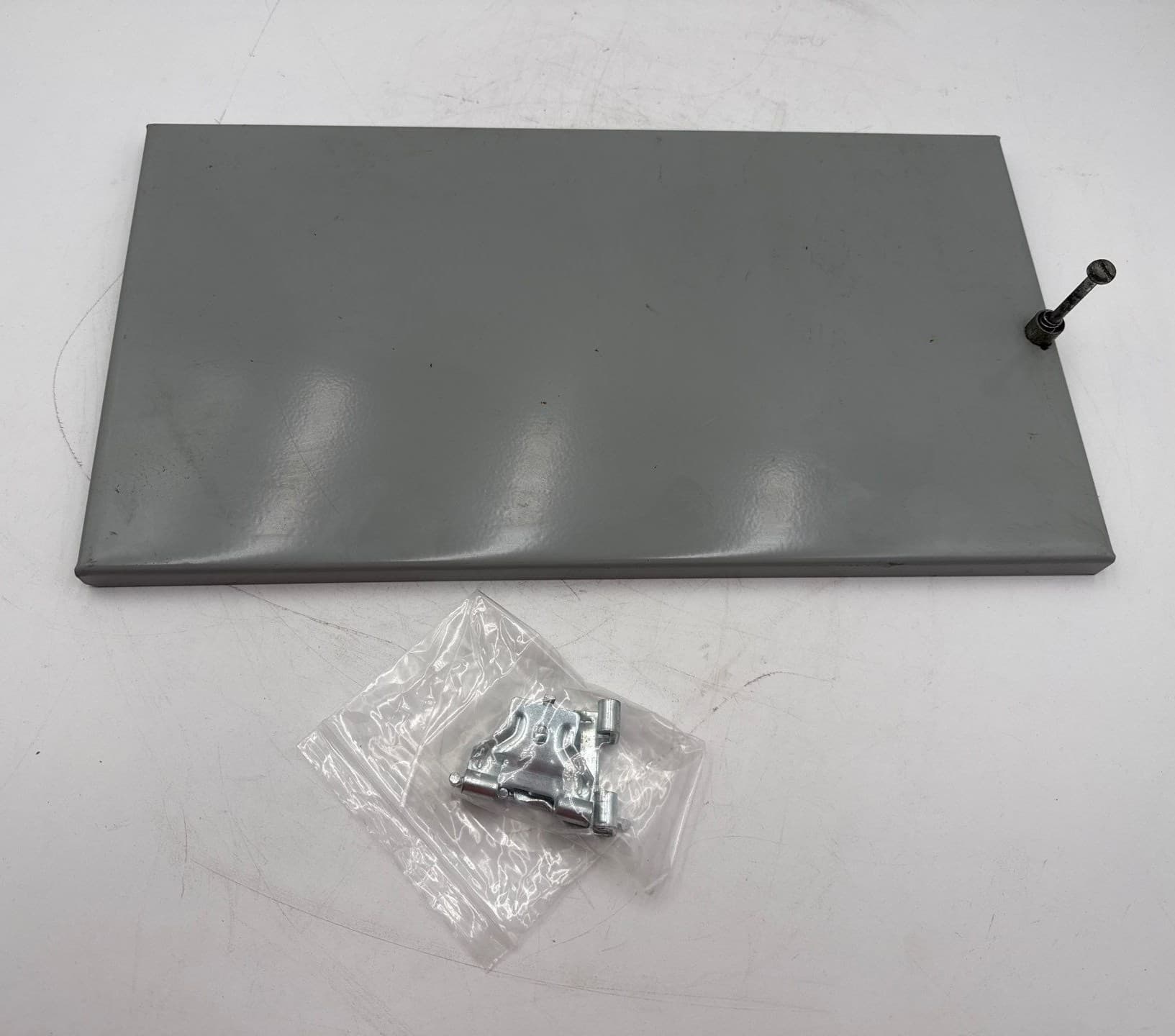 Eaton Freedom Series 2100 Blank Filler Plate 8-1/2 x 15-1/2 Motor Control Center – image 1