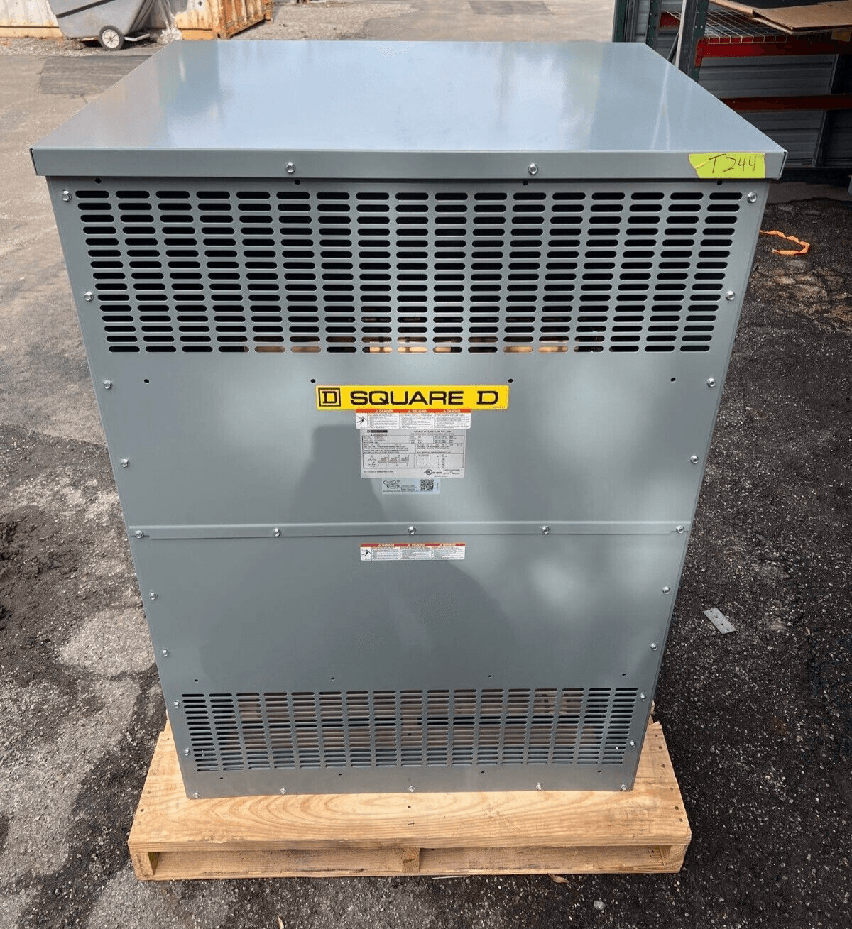 300KVA SQD EX300T3H Transformer Pri 480V Sec 208Y/120V 3PH Indoor 25J Encl New
