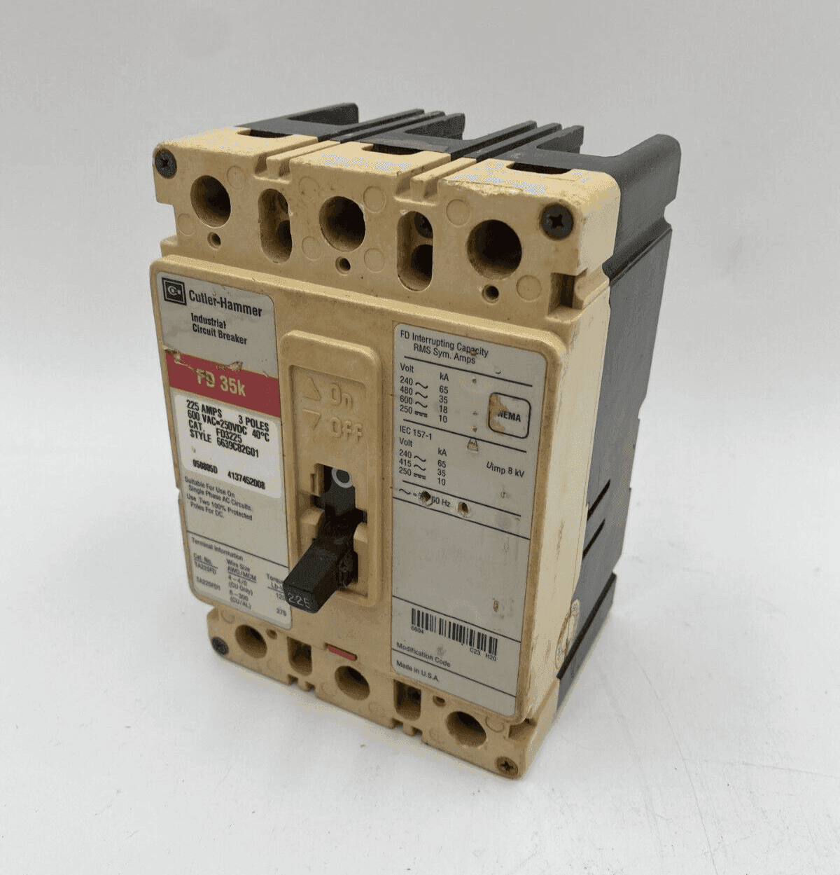 Cutler-Hammer FD3225 Circuit Breaker — image 1 of 12