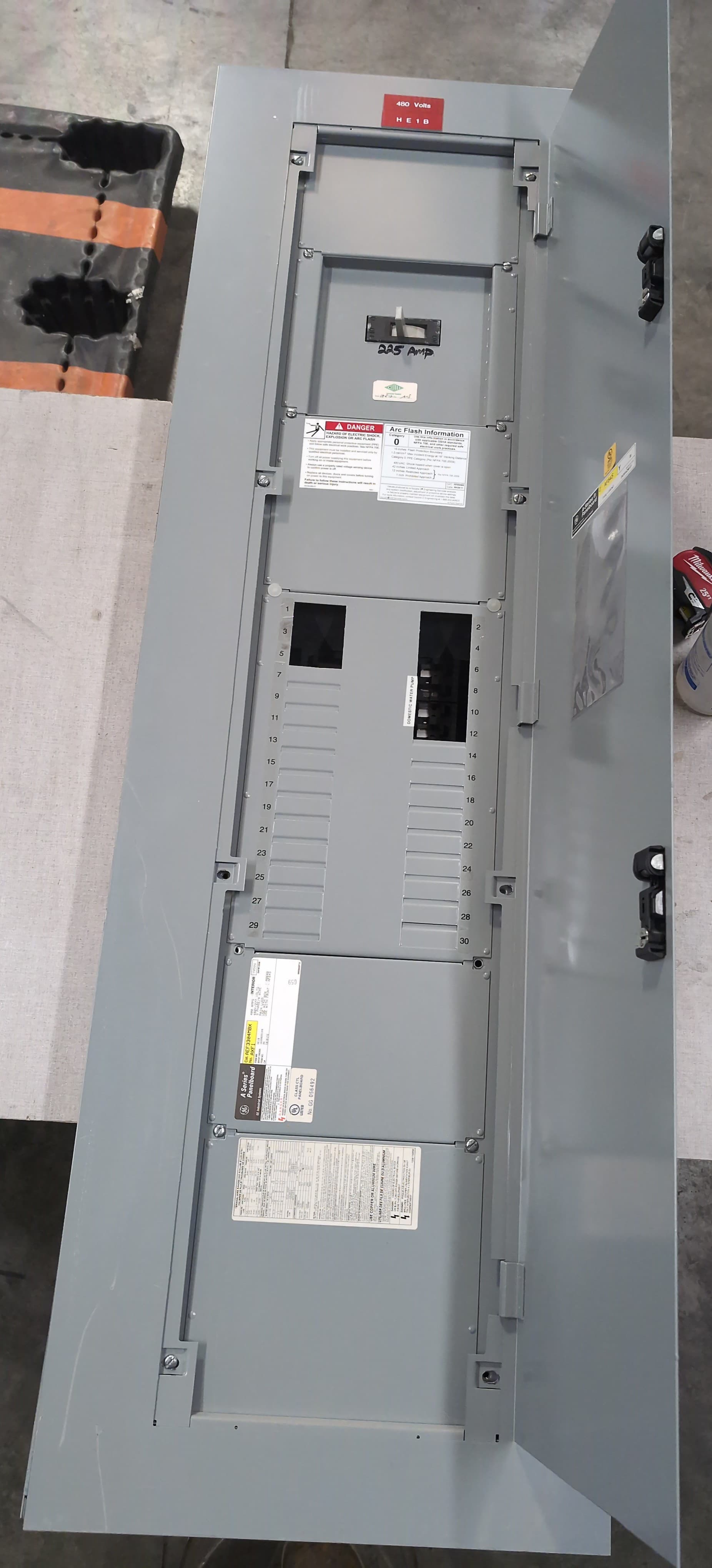 GE AEF3304MBX Panelboard 400A 480/277V 3PH 4W Subfeed 225A 30 Cir MLO Panel – image 1