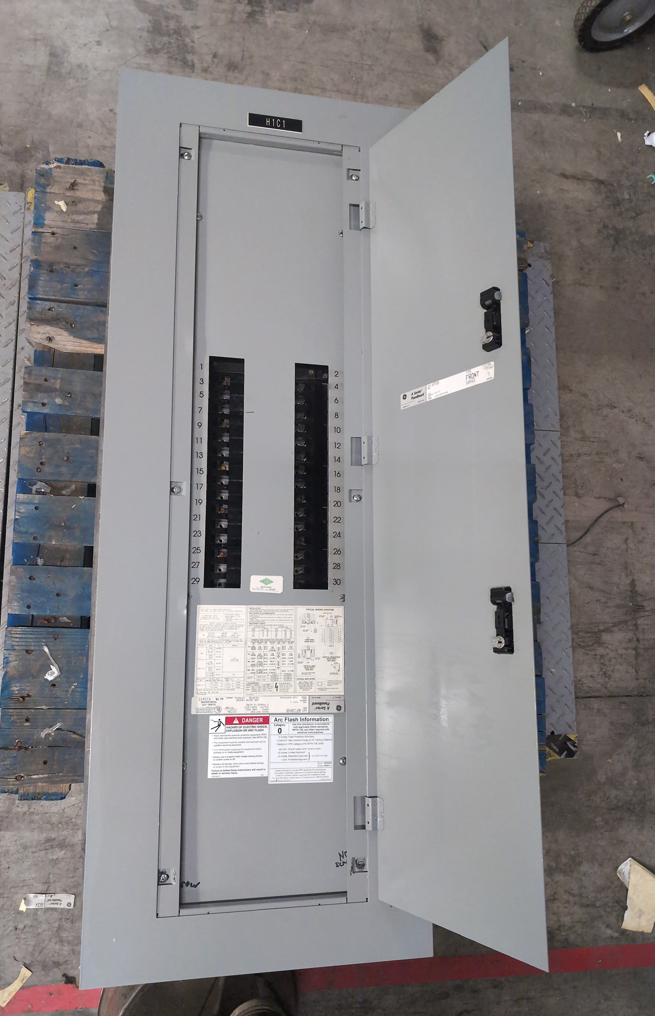 GE AEF3304SB Panel — image 1 of 12
