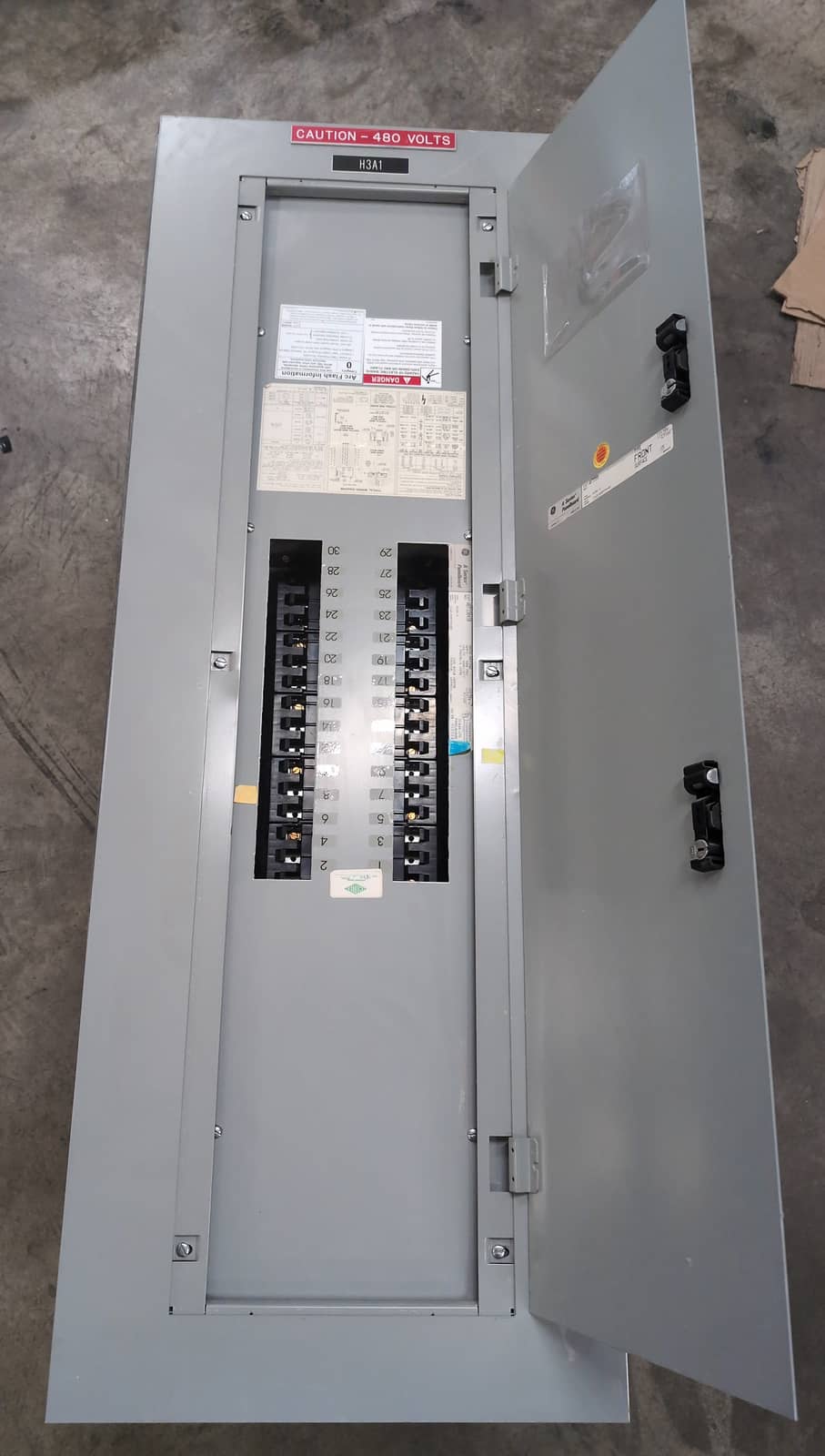 GE AEF3304SB Panelboard 400A 480/277V 3PH 4W MLO Panel 30 Cir 400 Amp AB55B