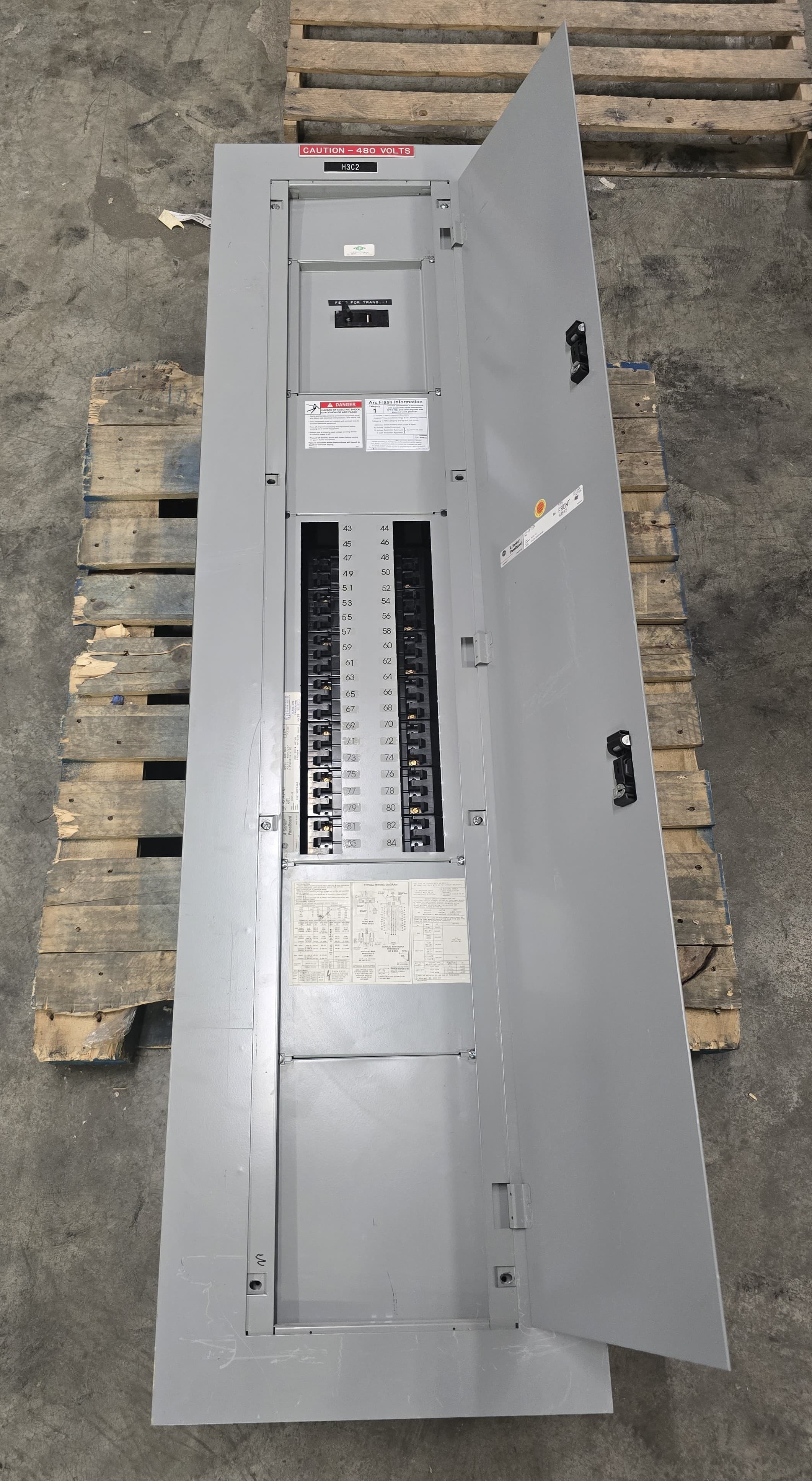GE AEF3424MBX Panelboard 400A 480/277V 3PH 4W 42 Cir 175A Subfeed MLO Panel