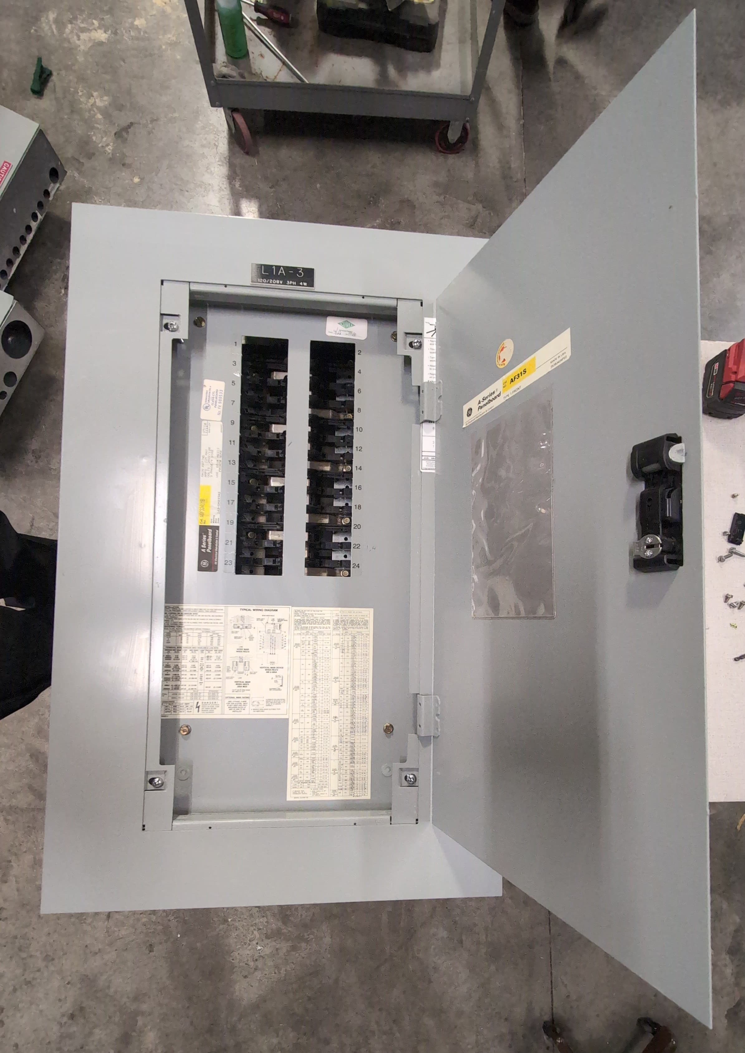 GE AQF3241MB Panelboard 125A 208Y/120V 3PH 4W 24 Cir MLO Panel 125 Amp AB31B – image 1