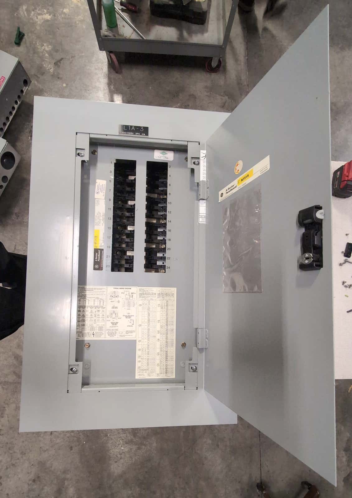 GE AQF3241MB Panelboard 125A 208Y/120V 3PH 4W 24 Cir MLO Panel 125 Amp AB31B