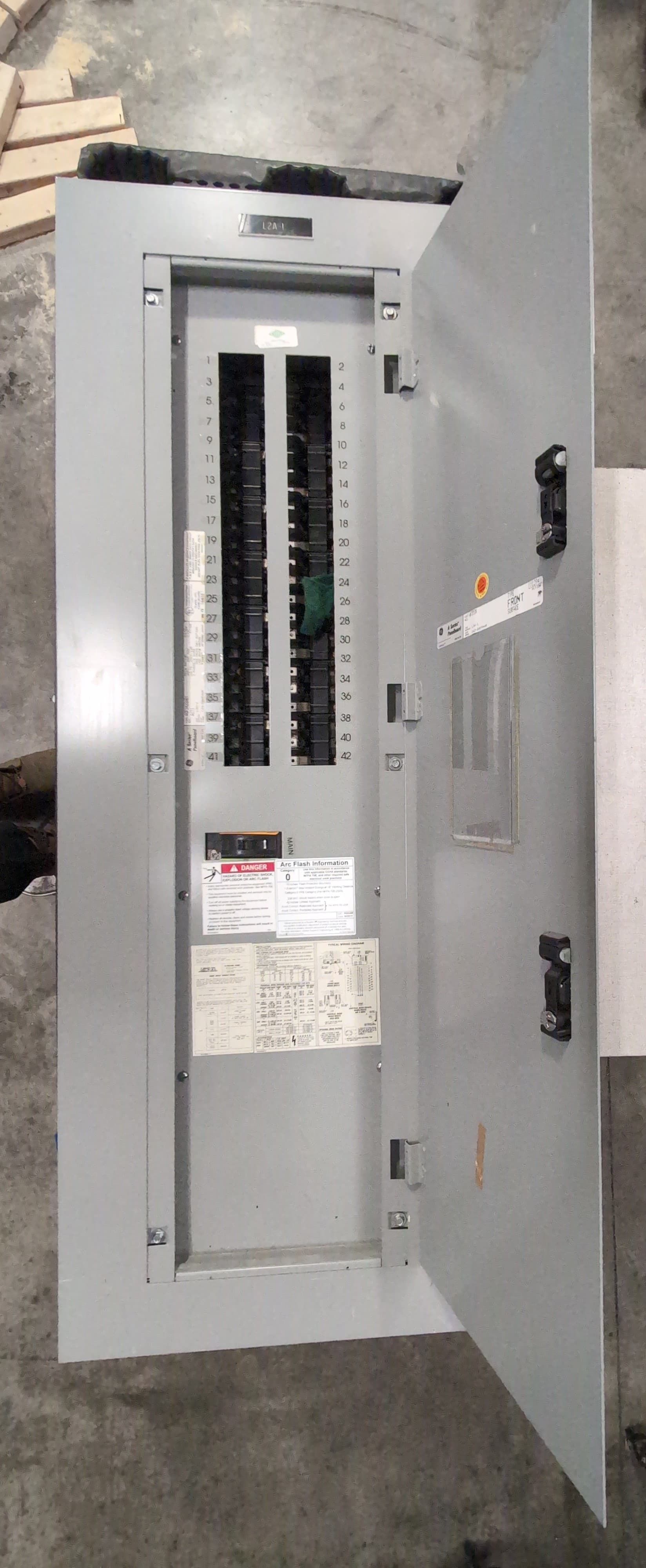 GE AQF3422ABX Panelboard 225A 208Y/120V 3PH 4W 42 Cir MCB Panel 225 Amp TQD32225