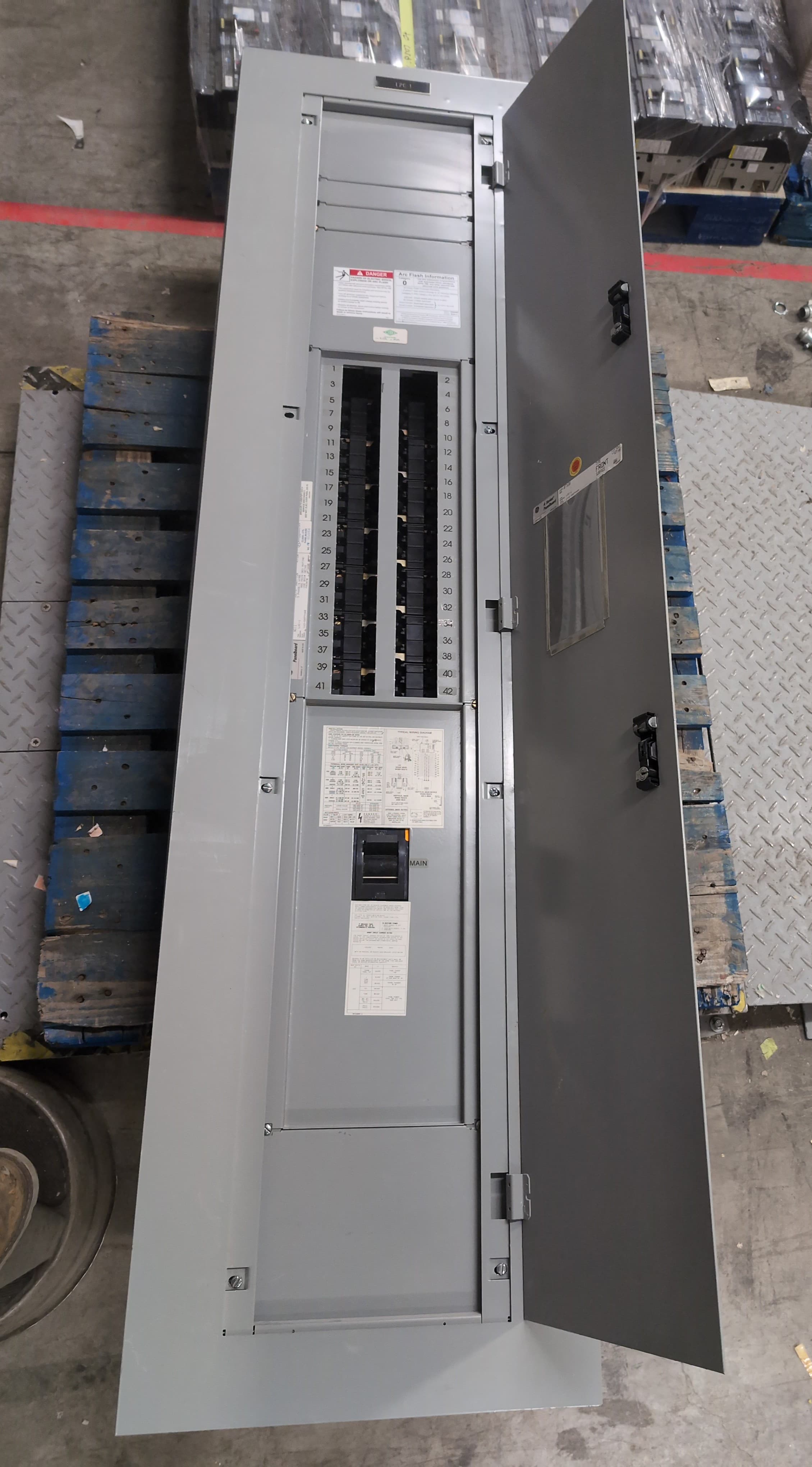 GE AQF3424CBX Panelboard 400A 208/120V 3PH 4W 42Cir MCB Panel 350 Amp TJD432350