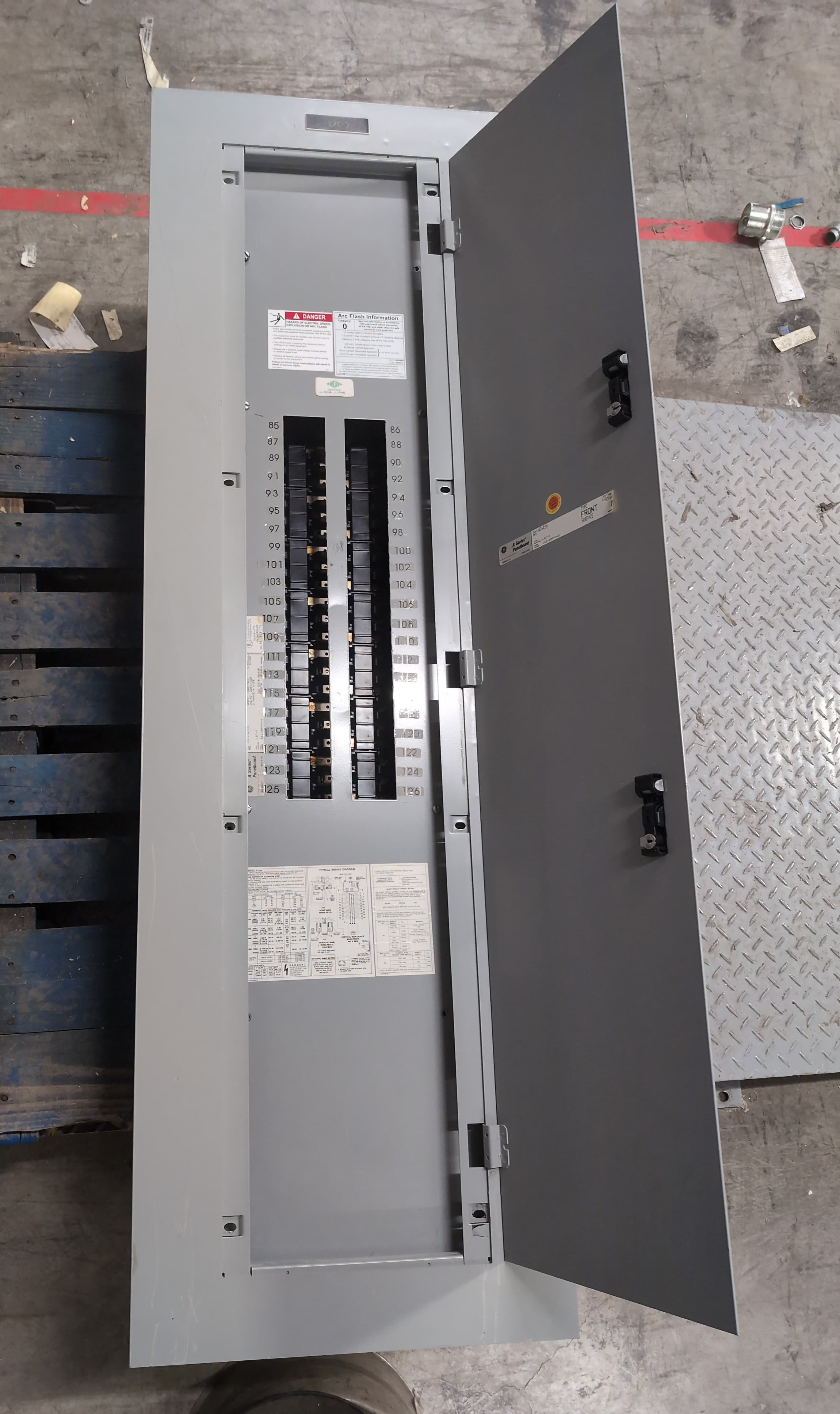 GE AQF3424MB Panelboard 400A 208/120V 3PH 4W MLO Panel 400 Amp 42 Cir AB64B – image 1