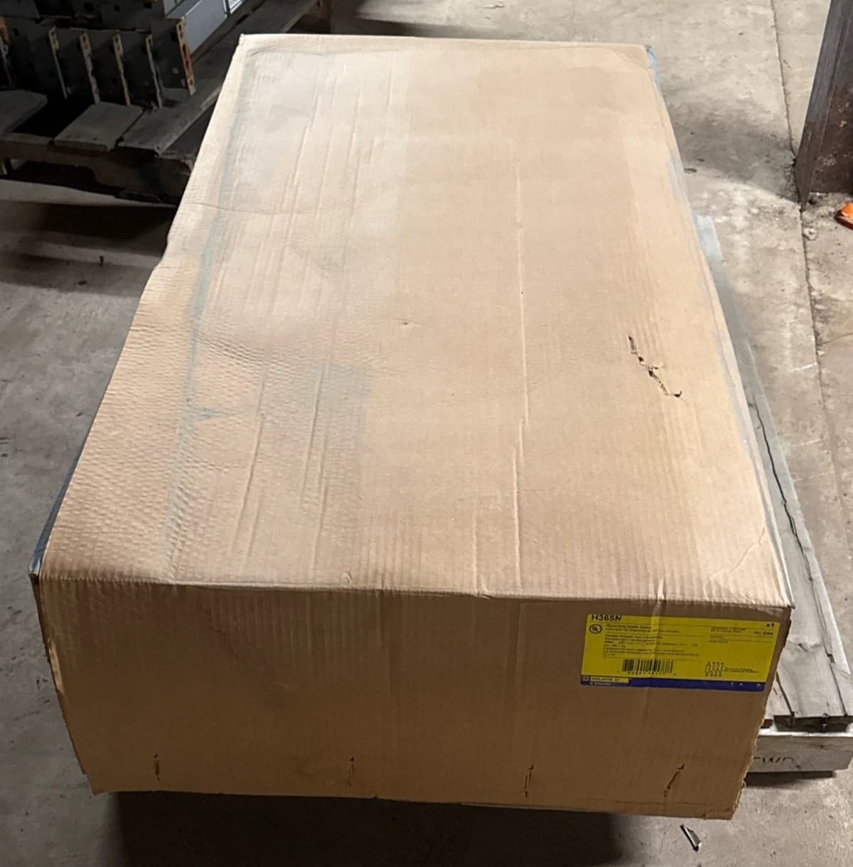 Square D H365N Safety Disconnect Switch 400A 3P 600V 3PH Type 1 Indoor NIB – image 1