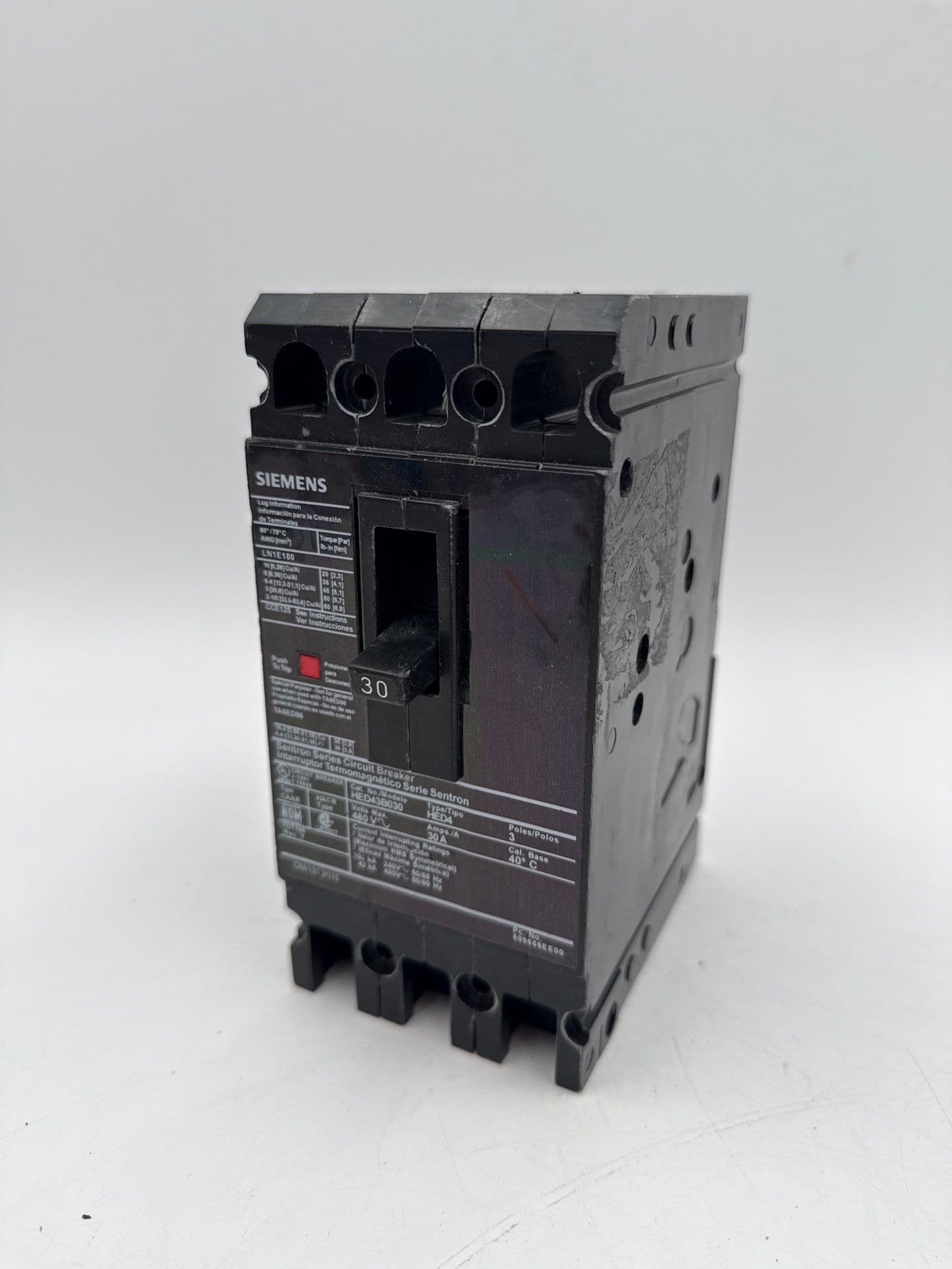 Siemens HED43B030 Circuit Breaker — image 1 of 8