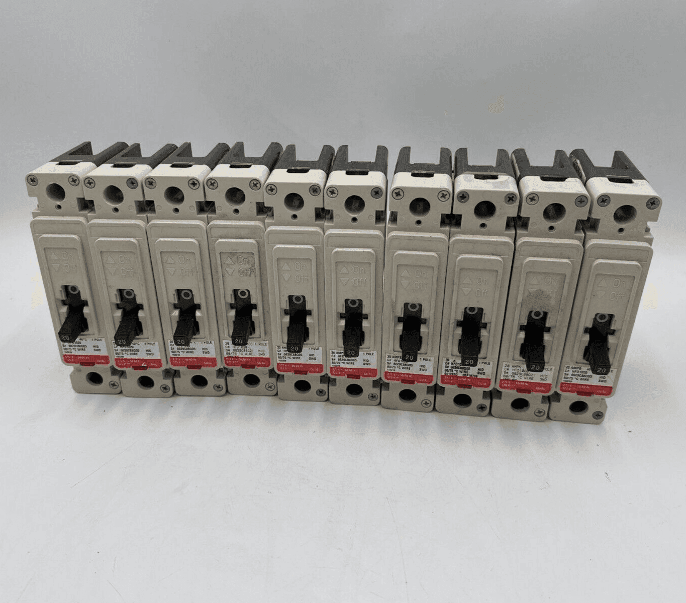 Cutler-Hammer HFD1020 Circuit Breaker — image 1 of 5