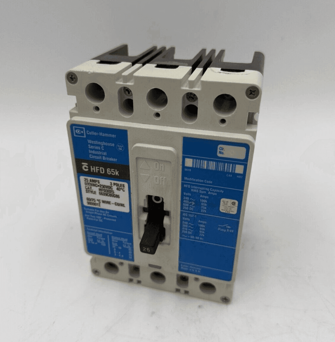 Cutler-Hammer HFD3025 Circuit Breaker — image 1 of 9