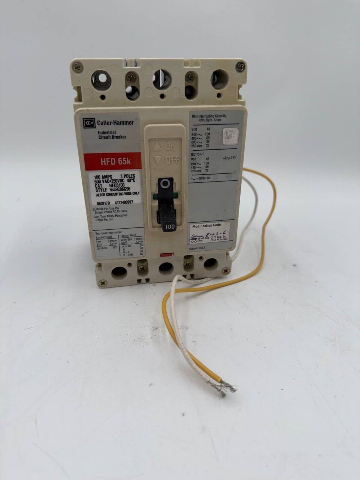 Eaton HFD3100 Circuit Breaker — image 1 of 8