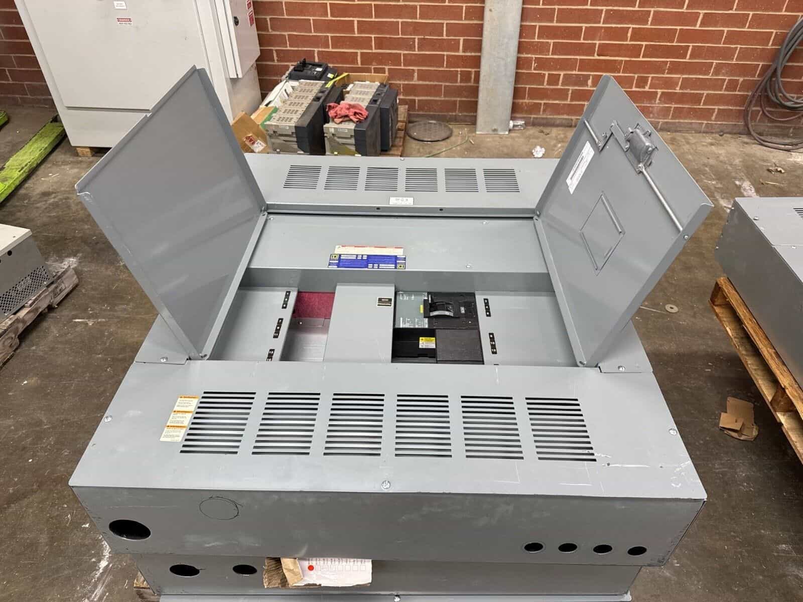 Square D I-Line Panel — image 1 of 12