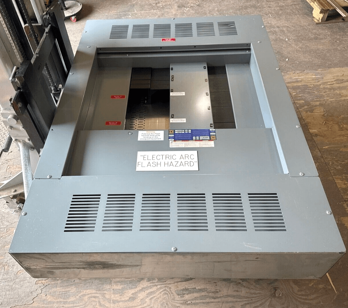 Square D I-Line Panel — image 1 of 12