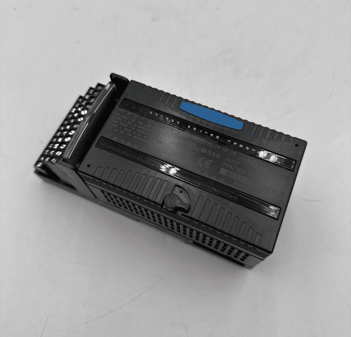 GE Fanuc IC200MDL650G VersaMax Input Module 24VDC 32 Point With Base – image 1