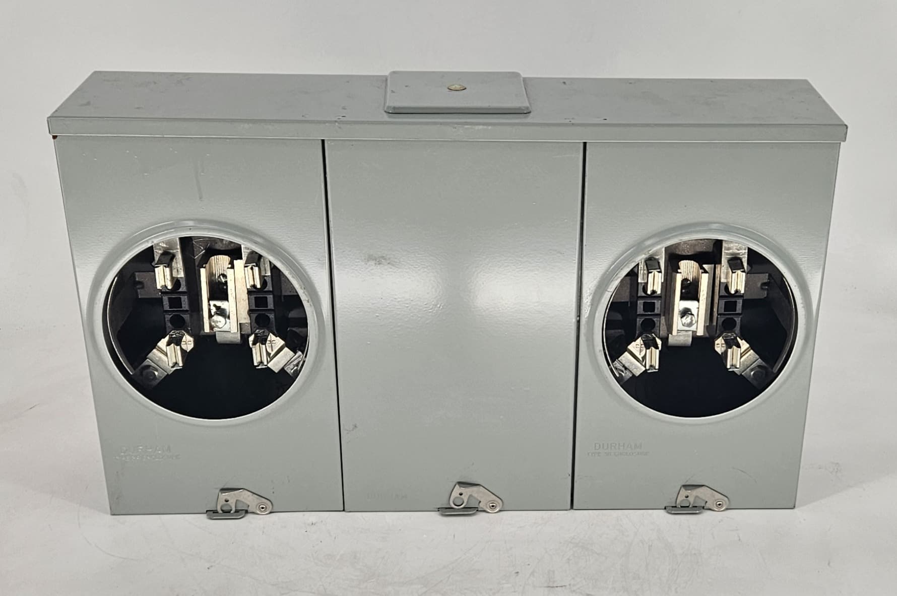 Durham ITT3202U 2-Gang Meter Socket 320A Total (200A Per Position) Ringless