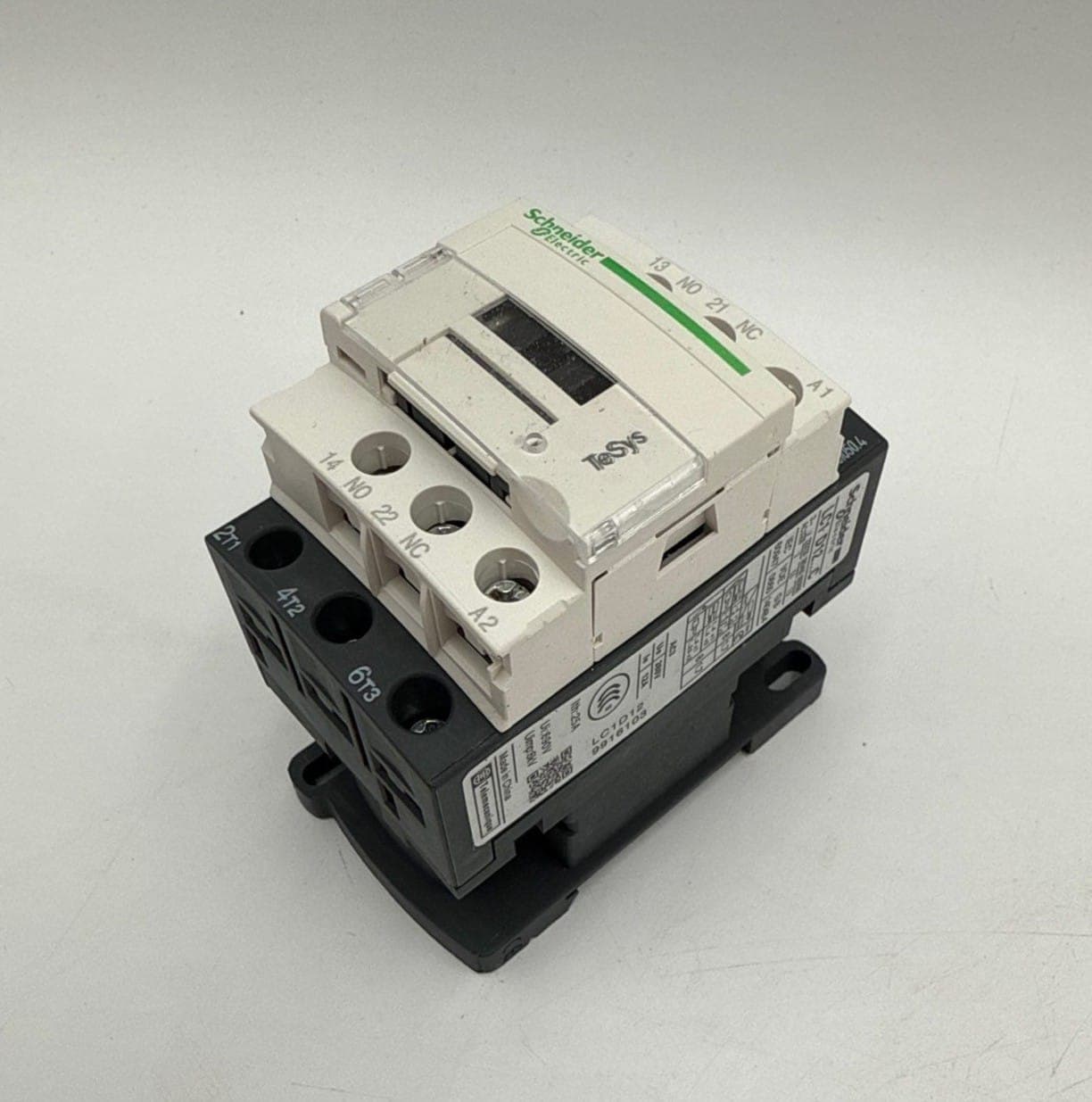 Schneider LC1D12U7 Contactor 12A 3P Coil 240VAC Non-Reversing 7.5 HP at 480V
