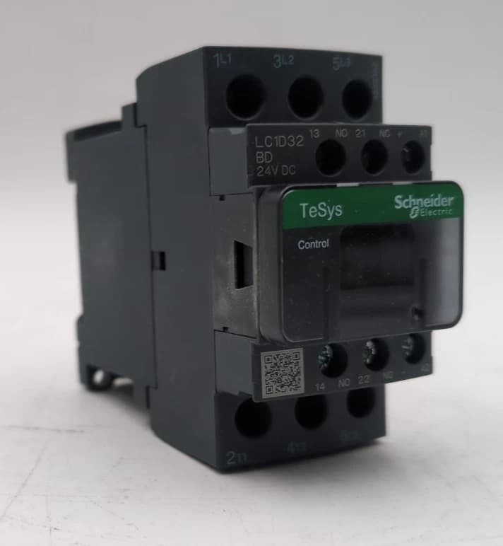 Schneider Electric LC1D32BD 3 Pole Contactor Coil 24VDC 50A 25HP Max NEW – image 1
