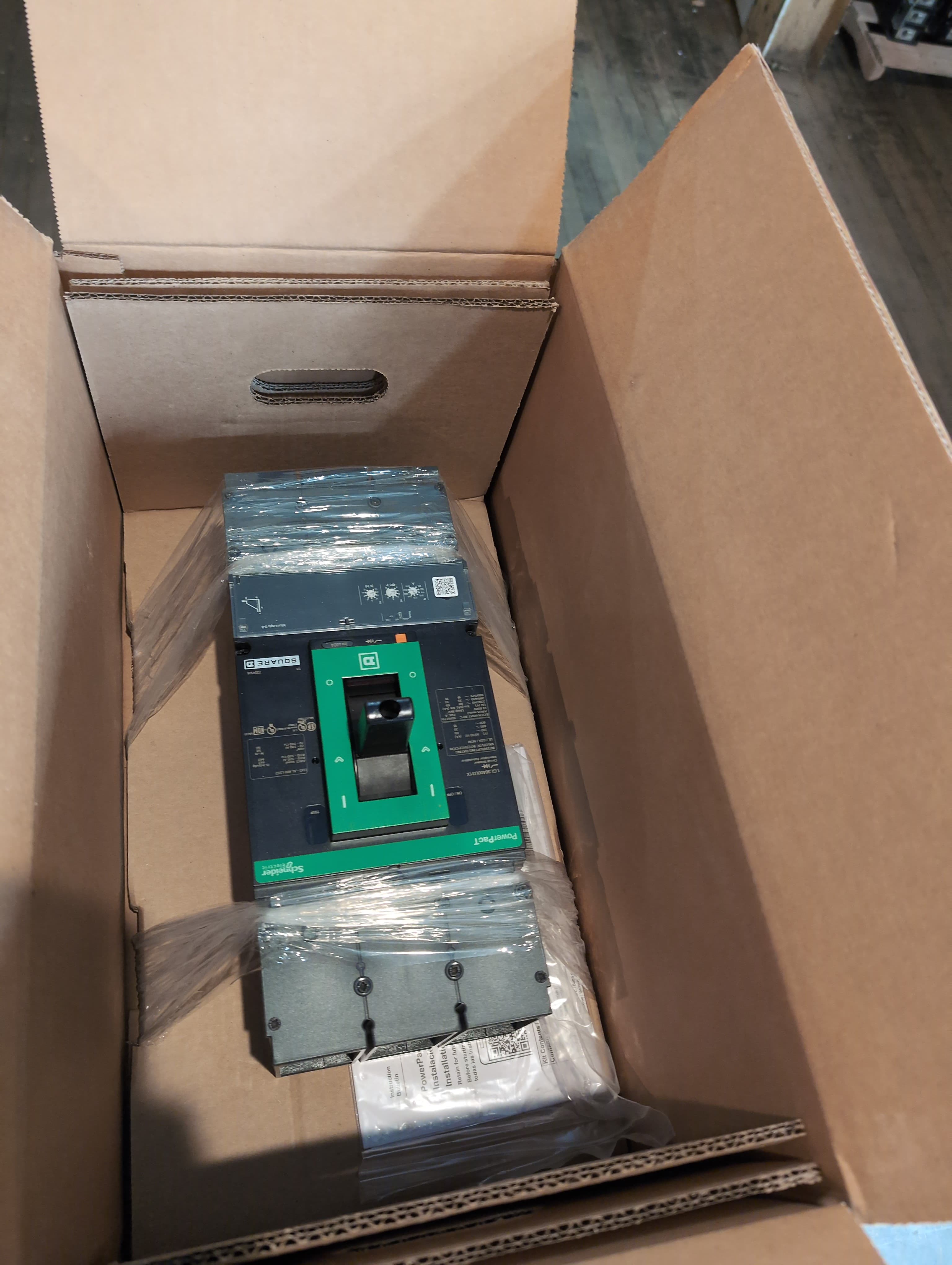 Square D LGL36400U31X 400A 3-Pole 600V PowerPacT Circuit Breaker MicroLogic 3.3 – image 1