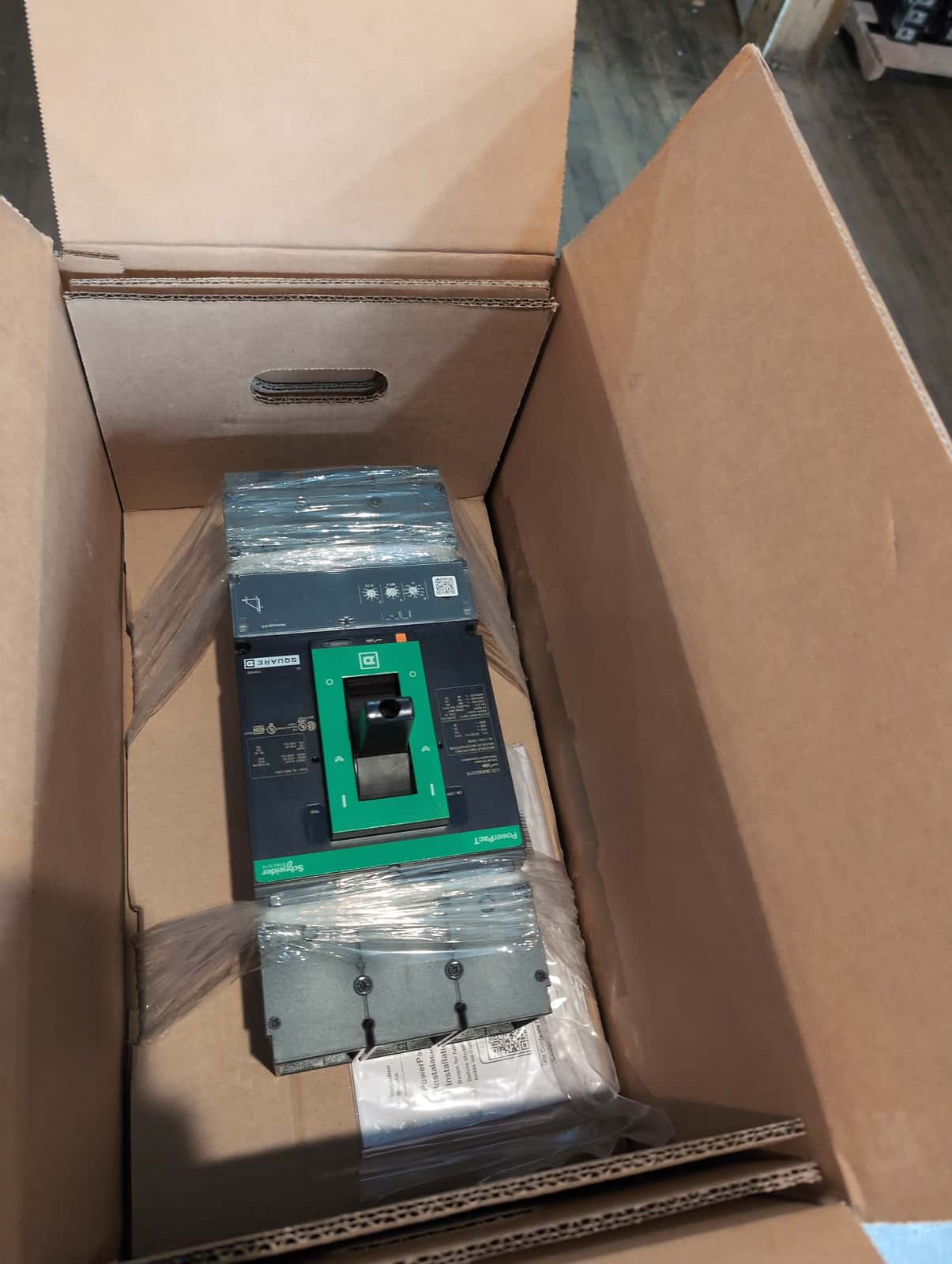 Square D LGL36400U31X 400A 3-Pole 600V PowerPacT Circuit Breaker MicroLogic 3.3