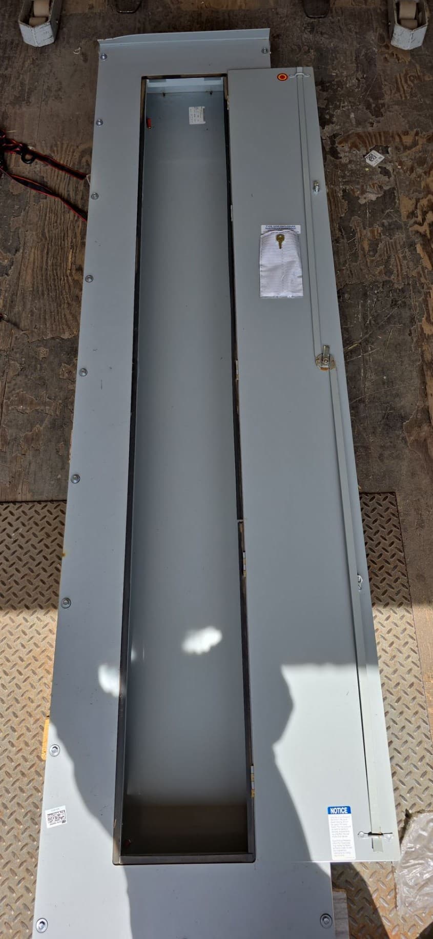 Eaton LWPQ2090 3R Enclosure Outdoor Panel PRL1/2/3X/3E N3R Panelboard Can 90X20X6.75 – image 1