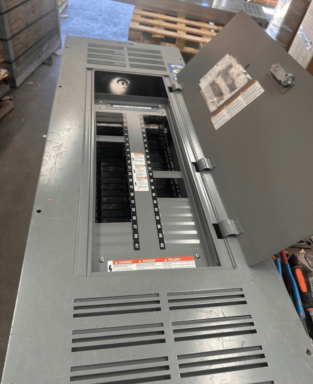 Square D NF Panelboard 400A 600Y/347V 3PH 4W MLO 42 Circuit Main Lug P375 – image 1