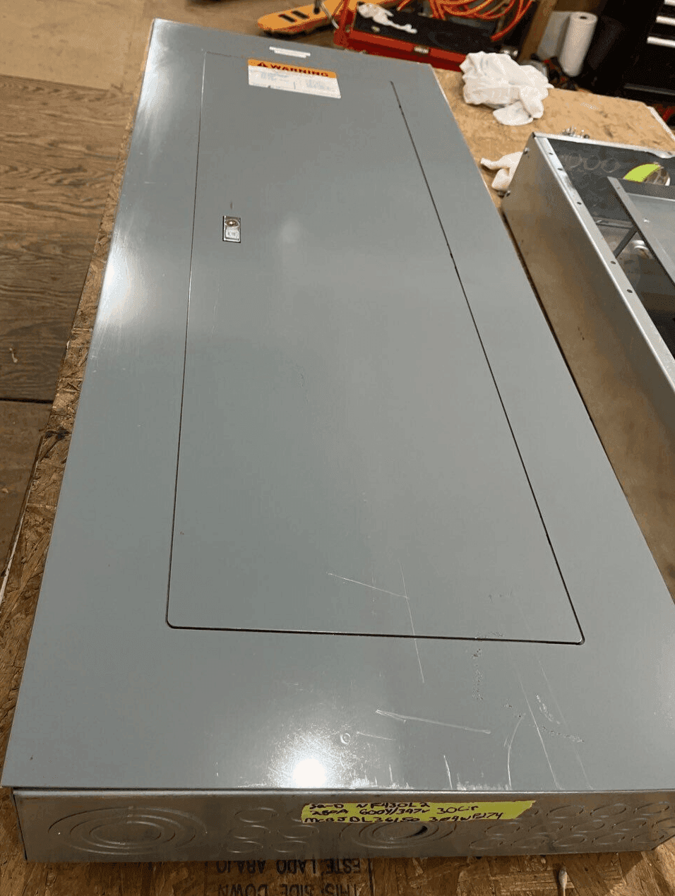 Square D NF430L2 Panel — image 1 of 9