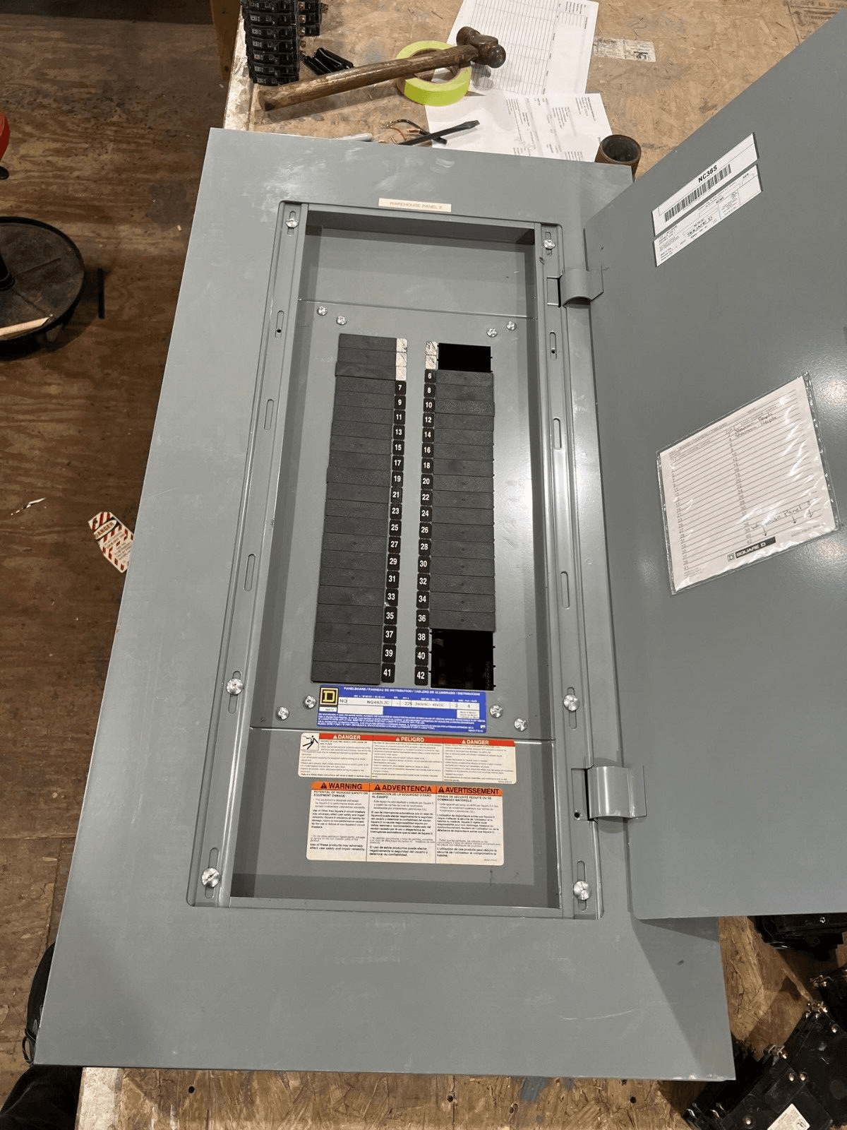 Square D NQ442L2C NQ Panelboard 225A 240V 3PH 4W Indoor Encl 42 P622 – image 1