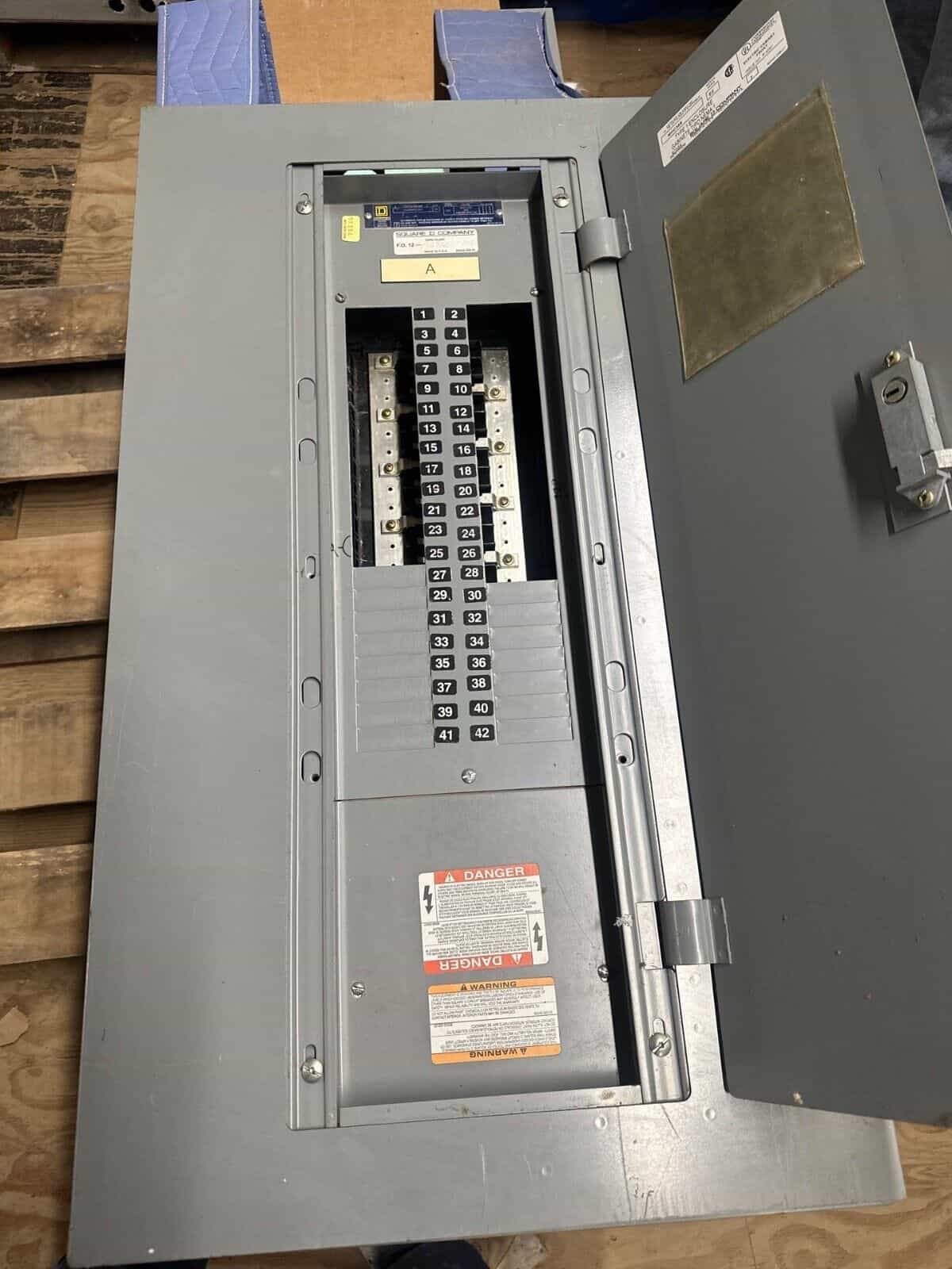 Square D NQOD442L225 Panel — image 1 of 8