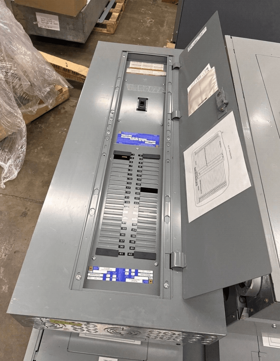 Square D NQOD442L225CU Panelboard 225A 240V 3PH 4W 42 Cir Indoor Encl P637 – image 1