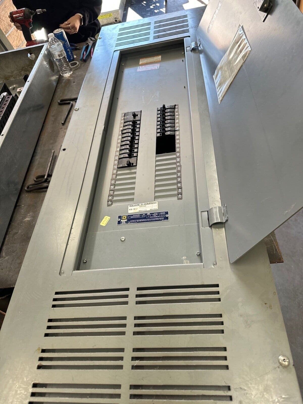 Square D NQOD442L400TFL Panelboard 400A 208Y/120V 3PH 4W Indoor Encl MLO P361 – image 1