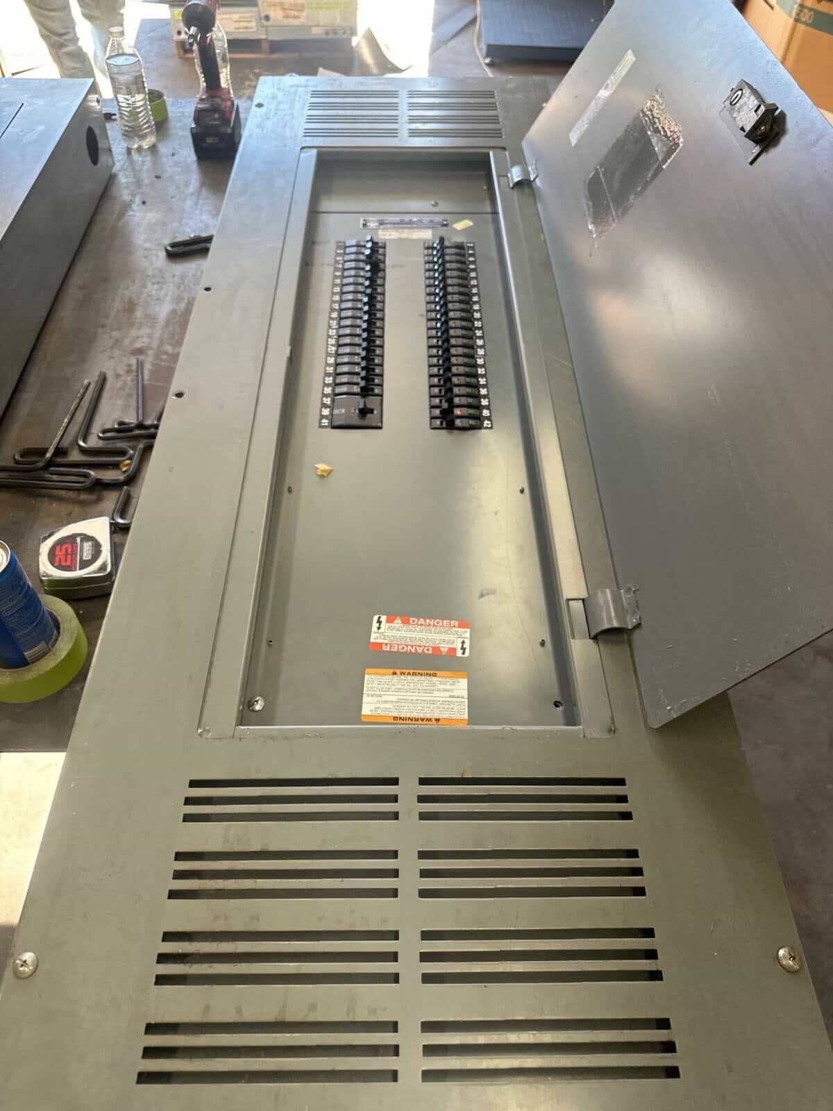 Square D NQOD442L400 Panel — image 1 of 8